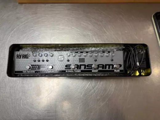 Store Special Product - Tech 21 - T21-FL5-V2